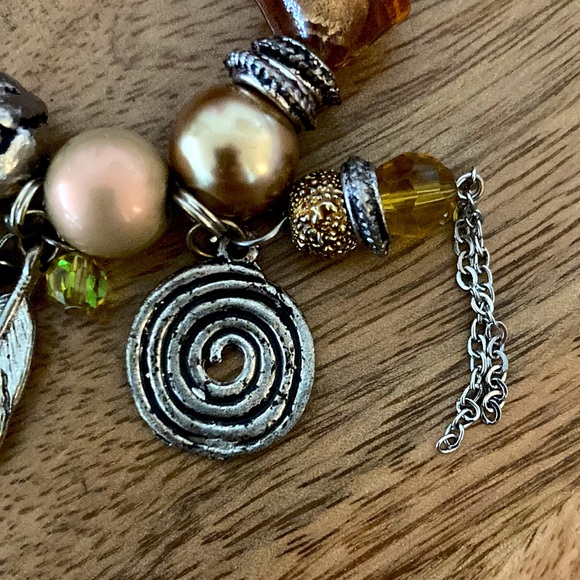 Beaded neutral tone charm bracelet - Picture 2 of 5